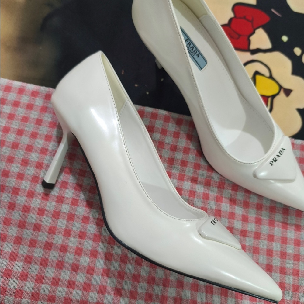 Prada White Pointed Patent Leather Pumps with Logo Accent - Picture 5 of 8